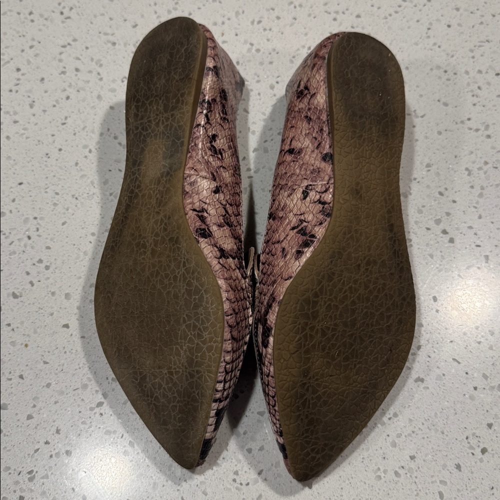Steve Madden Blush Snakeskin Loafers size 7 - Picture 7 of 7